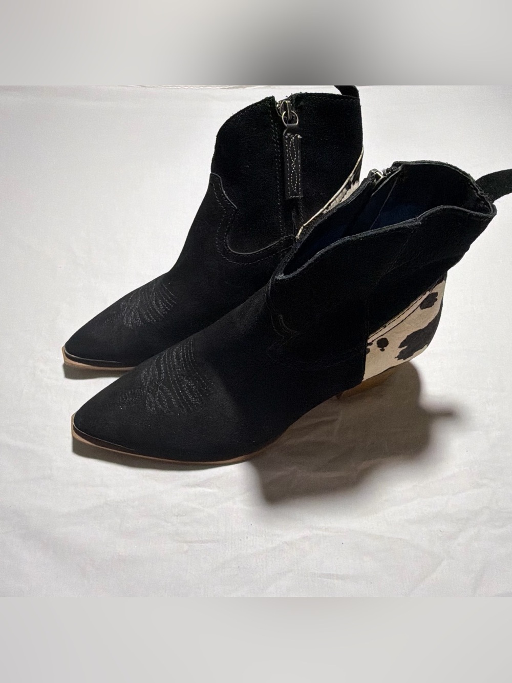 Dingo Black Suede Ankle Boots with Cowhide Heel Accent - Picture 2 of 9